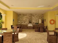 Stay on the Beach at Acqua Condo - palestra