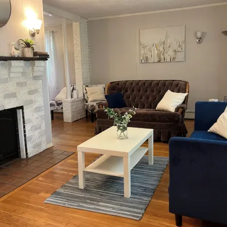 3-Bedroom Apt Near Prov College & Downtown Providence