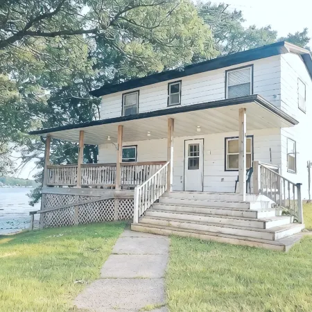 Spacious Lake home. Great for family/friends  getaway.  sleeps 10 Отели в г. Пайн