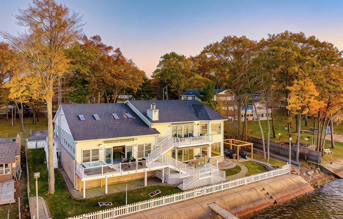 6BR Houghton Lake House w/ Indoor Pool, Hot Tub, and Golf Simulator - Sleeps 24