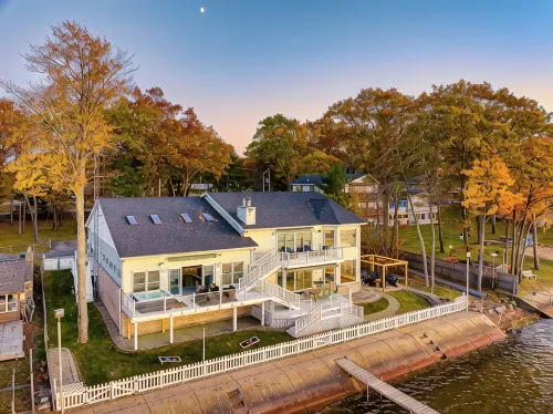 6BR Houghton Lake House w/ Indoor Pool, Hot Tub, and Golf Simulator - Sleeps 24 - Boutique