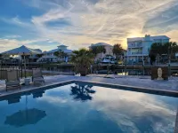 Beautiful Beach Home- 3 min walk to beach-Boat dock in back yard & private pool