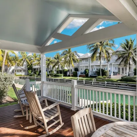 Updated Villa- Coral Lagoon 3Bed 2.5 Bath Luxury Home