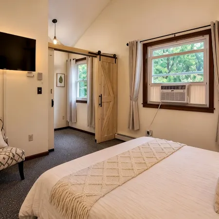 Charming Resort Home. Pet-Friendly!