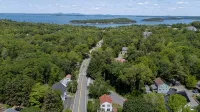 In-Town Bar Harbor Home Owned by Local Family -Acadia Entrance Around the Corner - บังกะโล
