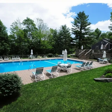Mount Snow Townhome w/ Heated Pool! - the Rooster