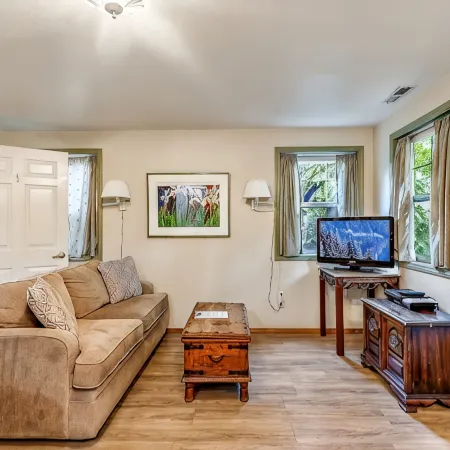 The Dogwood Suite at Tudor House Vacation Rentals