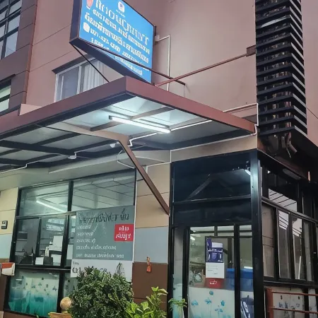 RoomQuest Sps Hotel and Residence