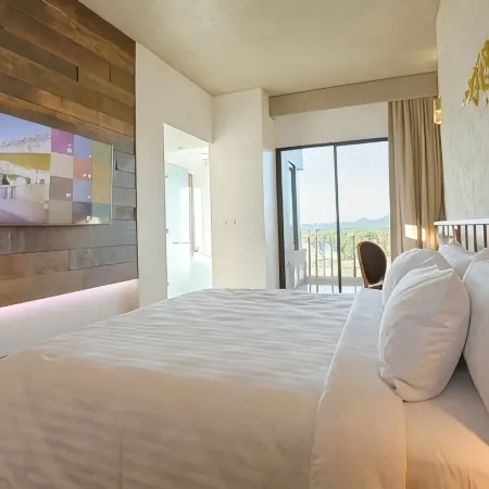 Natee The Riverfront Hotel Kanchanaburi Отели рядом с достопримечательностью «Военный музей JEATH»