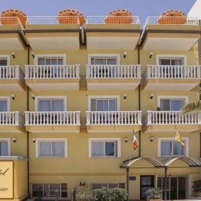 Hotel Orizzonte Hôtels à proximité de : Plage de Spisone