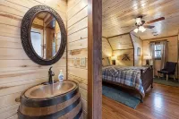 Copper Spa -Luxury Cabin w/ Steam Spa, Hot Tub - Sleeps 14 - Balcony
