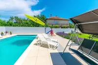 Comfort Apartments with Pool in Medulin - Pools