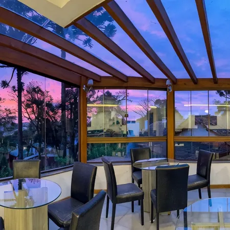 Hotel Golden Hills