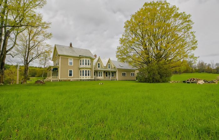 Great Ski or Summer Rental - 5 miles to Okemo/Ludlow, 25 Gorgeous Acres