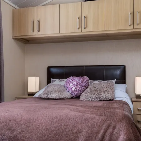 A beautiful Cabin on the 5 star White Cross Bay in a quiet area of the park -