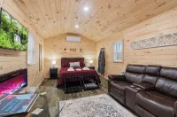 Seneca Hideaway/Romantic Getaway Cabin/Hot Tub - 4-Star