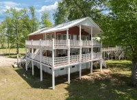 A Gem on the Beautiful Tennessee River: Perfect for gatherings and Retreats