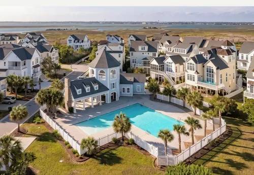 Beautiful 5 bedrooms, 5.5 baths on sound and walking distance to beach and shops - 3-Star