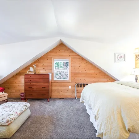Minutes Walk to Downtown, Whychus Creek—-Bedroom, Cozy Cottage/Private Sauna. Отели в г. Систерс