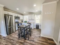 Serene Pine Tree Meadows Cottage w/ Stunning Views - 무료 와이파이