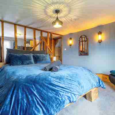 Rustic and Quirky Comfortable Cottage with Hot Tub Rooms