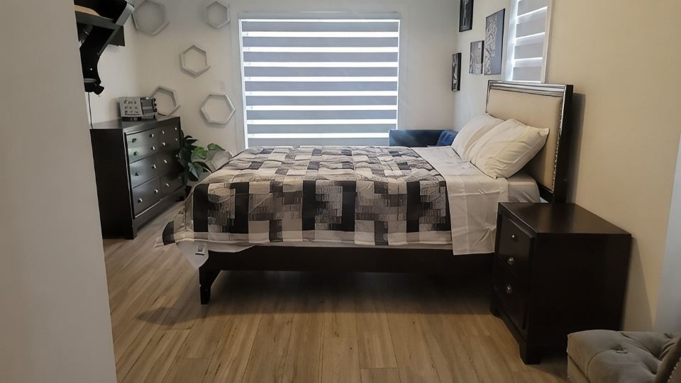 Modern Suite Near Hamilton Airport