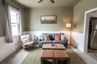Charming 2-Bedroom House in Uptown Butte