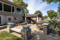 The LeClaire Driftwood Retreat on the Mississippi River! - 4-Star