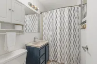 Modern Saugatuck Retreat, Walk to Town