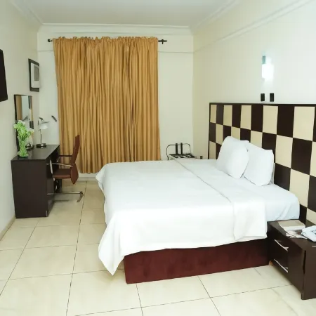 Richton Hotel and Suites