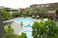 Mantravana Co-Living - Kolam Renang