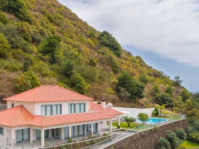 Sea View, Luxury, Comfort, Privacy, Free Wifi and Heated Pool