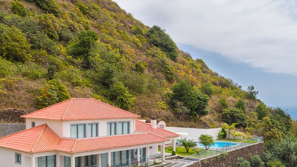 Sea View, Luxury, Comfort, Privacy, Free Wifi and Heated Pool