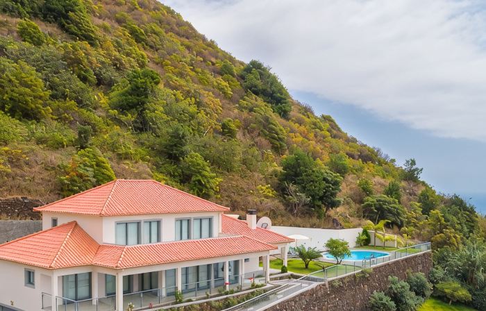 Sea View, Luxury, Comfort, Privacy, Free Wifi and Heated Pool
