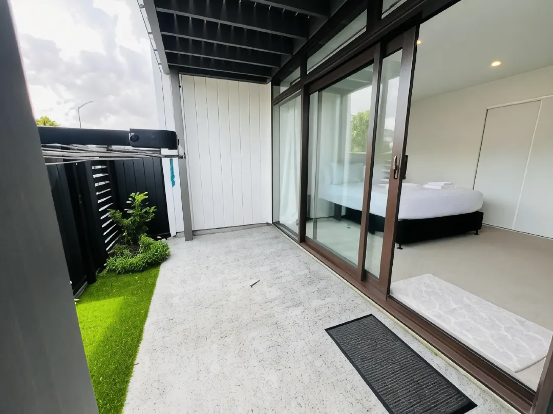Hutt Central Brand New 3br | 2bath+ Balcony+garage+ 15 Minutes To Wellington Cbd - Lower Hutt