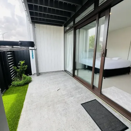 Hutt Central Brand new 3BR | 2Bath+ Balcony+Garage+ 15 minutes to Wellington CBD