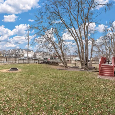 Stylish & Spacious Retreat - with a High tech Movie Theater near DT Minneapolis Отели в г. Фридли