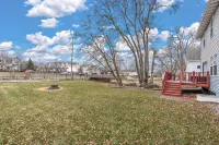 Stylish & Spacious Retreat - with a High tech Movie Theater near DT Minneapolis - Wifi