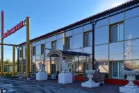 Na Zavodskom Hotel - موقف سيارات