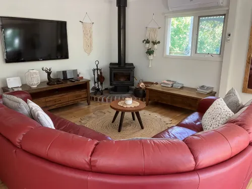 Historic Cottage 4 Riverside Dve. Pet friendly, flat fenced yard  on the River. - Wi-Fi