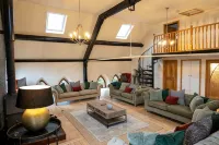 Luxurious Old Chapel Close to Countryside Walks - Boutique