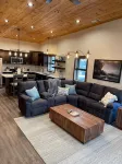 Beautiful Apartment Located Downtown Dells! - 4-Star