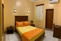 Hostal California Inn - 3-Star