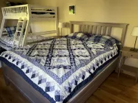 Spacious, Family Friendly, Hot Tub, Game Room, Forest View, Fireplace, 2 decks - balcony