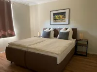 Renoviertes Ferienhaus 115 qm, mit Ganzjährig Beheiztem Innenpool 28 C und Spa