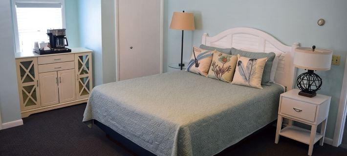 Avenue Side Room at The Copper Trout. Hotels in Bayfield County