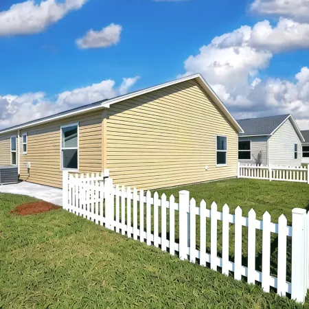 Upgraded Home in The Villages! Golf Cart Included, Community Pools and Much More