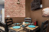 Steampunk Haven in the Heart of Tacoma! - 4-Sterne