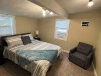 Valentine’s Tourist Tenure- Charming 2 bedroom cozy vacation home Hoteles en Condado de Cherry