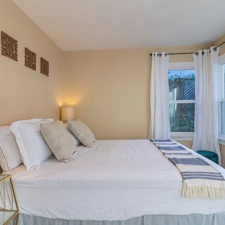 NEW! 3 BED 2 BATH Utopian Ukiah Отели в г. Юкайа